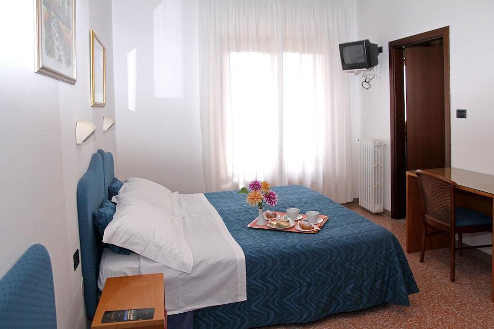 Family Hotel Como รีวีซอนโดลี ภายนอก รูปภาพ