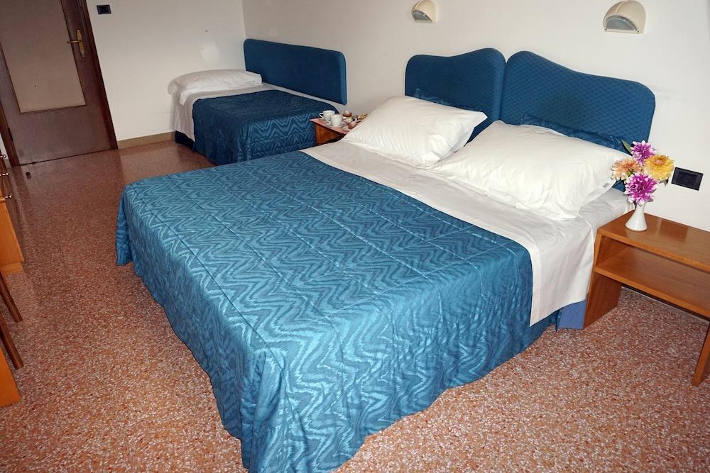 Family Hotel Como รีวีซอนโดลี ภายนอก รูปภาพ