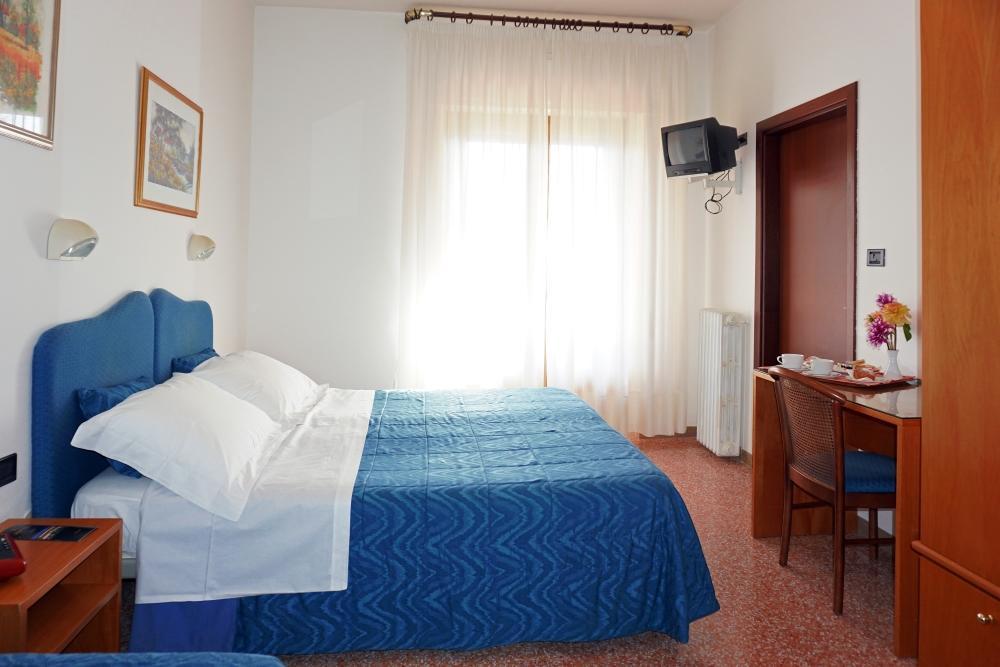Family Hotel Como รีวีซอนโดลี ภายนอก รูปภาพ