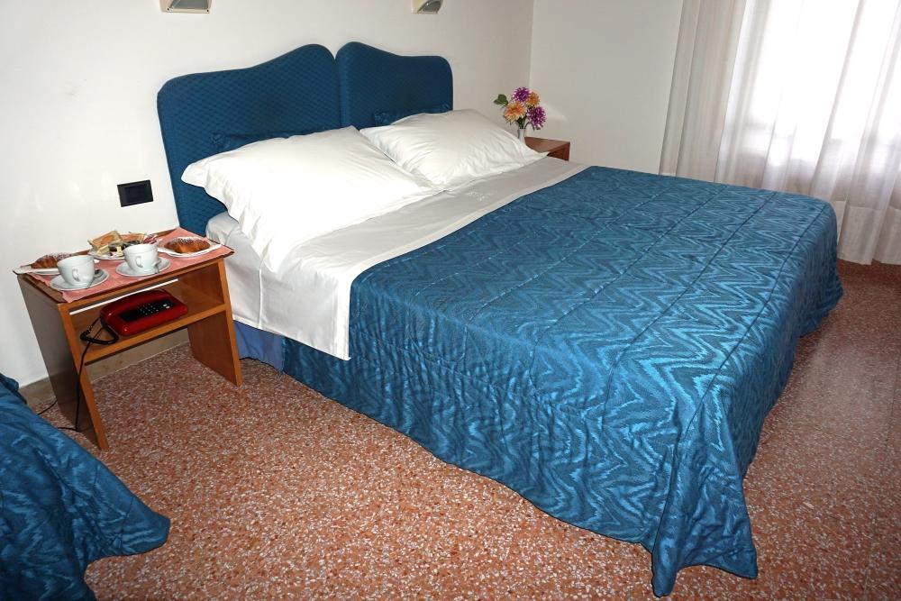 Family Hotel Como รีวีซอนโดลี ภายนอก รูปภาพ